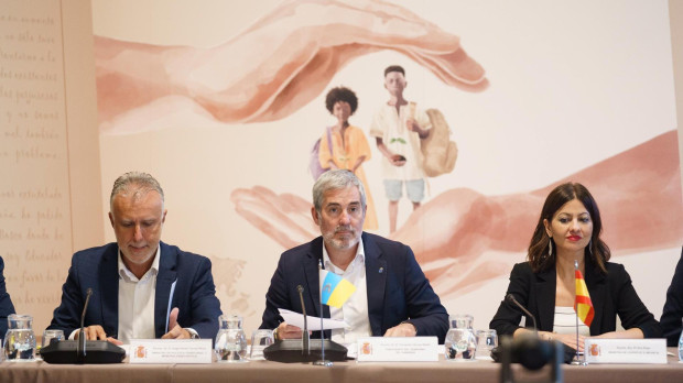 Reunión del Gobierno con las comunidades autónomas para abordar el reparto de menores extranjeros no acompañados, en Tenerife