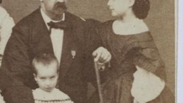 La Infanta Luisa Fernanda con su esposo el Duque de Montpensier y cuatro de sus hijos