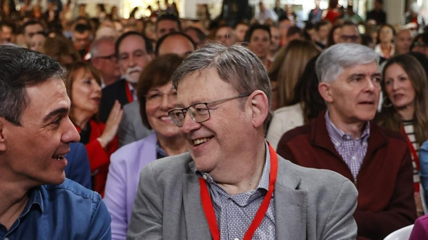 El presidente del Gobierno, Pedro Sánchez, junto a Ximo Puig