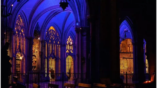 La catedral de Toledo, de noche, iluminada para la exposición "Lumina"