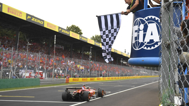 Charles Leclerc reina en Monza y desata la locura en Italia