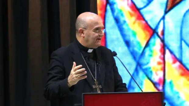 Monseñor Munilla, durante su intervención en Quito