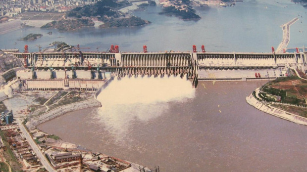 La presa de las Tres Gargantas, durante su construcción