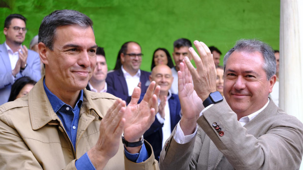 Pedro Sánchez y Juan Espadas, en un acto del PSOE en Úbeda (archivo)