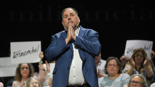 (Foto de ARCHIVO) El expresidente de ERC, Oriol Junqueras, durante la presentación de la candidatura 'Militancia Decidim', en el Teatre La Passió, a 21 de septiembre de 2024, en Olesa de Montserrat, Barcelona, Catalunya (España). Junqueras pretende volver a presidir ERC convirtiendo su formación en la "mejor herramienta para conseguir la independencia" y ha invitado a la militancia de los republicanos a sumarse a la candidatura que impulsa para el próximo congreso del partido el 30 de noviembre. Alberto Paredes / Europa Press 21 SEPTIEMBRE 2024;JUNQUERAS;ERC;MILITANCIA;CATALUÑA;MILITANTES; 21/9/2024
