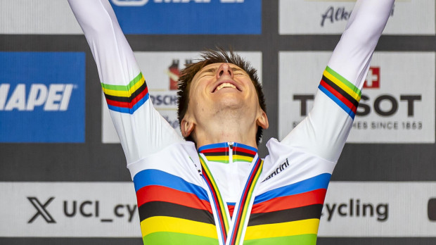 Tadej Pogacar se proclama campeón del mundo en ruta