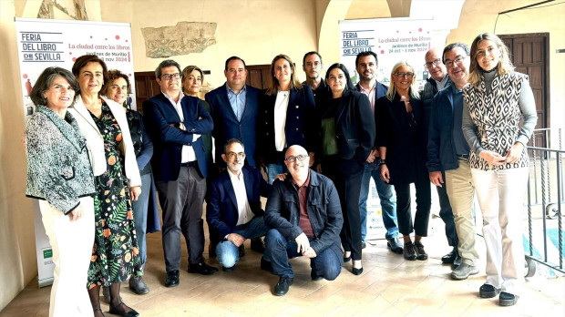 Presentación de la Feria del Libro, con la delegada de Cultura en el Ayuntamiento en el centro de la imagen. REMITIDA / HANDOUT por AYTO.DE SEVILLA Fotografía remitida a medios de comunicación exclusivamente para ilustrar la noticia a la que hace referencia la imagen, y citando la procedencia de la imagen en la firma 18/10/2024