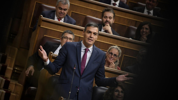 (Foto de ARCHIVO) El presidente del Gobierno, Pedro Sánchez ,interviene durante una sesión de control al Gobierno, en el Congreso de los Diputados, a 16 de octubre de 2024, en Madrid (España). El PP y Vox preguntan sobre el 'caso Koldo' y otras causas de corrupción al Gobierno para examinar su actuación contra la "corrupción" después del último informe de la Unidad Central Operativa (UCO) relativo al 'caso Koldo'. Tras ello, el Pleno del Congreso debate y vota hoy una iniciativa del PP para reprobar al ministro de Transportes y Movilidad Sostenible, por su "incompetencia" al frente del departamento y por su "incapacidad para solventar el caos ferroviario" en Cercanías, Rodalies y trenes de media y larga distancia. Fernando Sánchez / Europa Press 16 OCTUBRE 2024;SESIÓN DE CONTROL;GOBIERNO;CASO KOLDO 16/10/2024