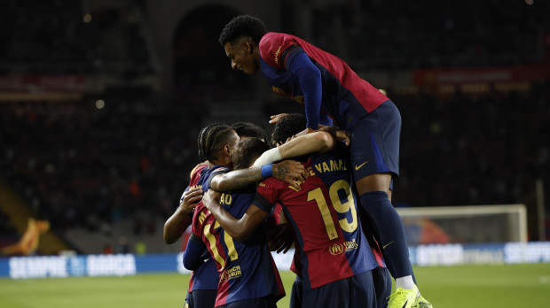 Los jugadores del Barcelona celebran un gol ante el Sevilla