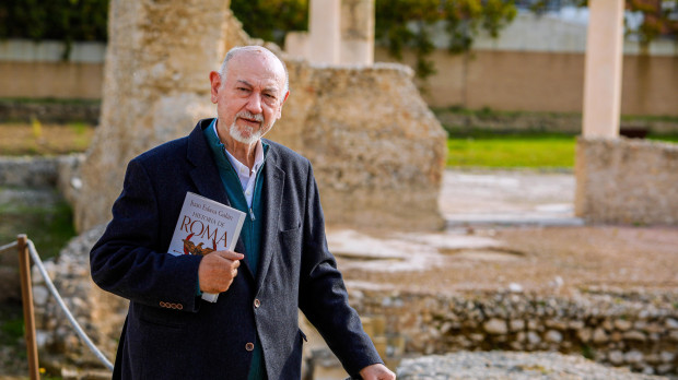 Juan Eslava Galán