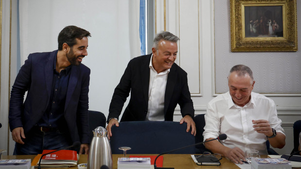 José Muñoz, José Chulvi (PSPV-PSOE) y Joan Baldoví, en las Cortes Valencianas