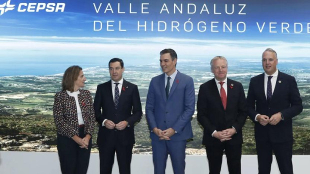 Teresa Ribera, Juanma Moreno, Pedro Sánchez y Martin Wetselaar, en 2022 durante la presentación del Valle Andaluz del Hidrógeno