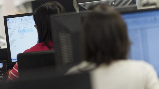 Trabajadores oficina.