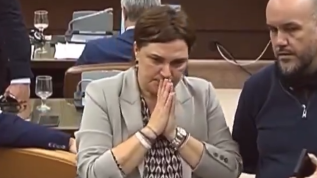Patricia Blanquer, diputada socialista, suplicando por el voto de ERC