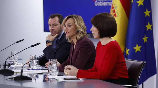 La portavoz del Gobierno entre los ministros Óscar Puente y Diana Morant