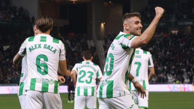 Antonio Casas celebra otro gol en El Arcángel