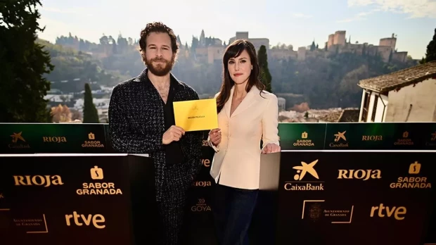 La actriz Natalia de Molina y el actor Álvaro Cervantes han sido los encargados de anunciar las nominaciones en Granada