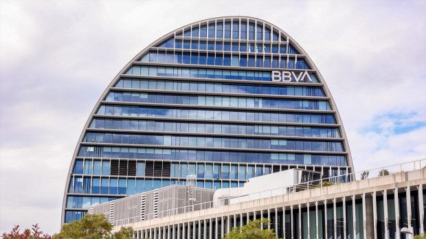 Fachada de la sede de BBVA en Madrid.
