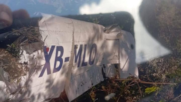 Fragmento de la aeronave de tipo Cessna 207 que se desplomó en el estado de Jalisco, México