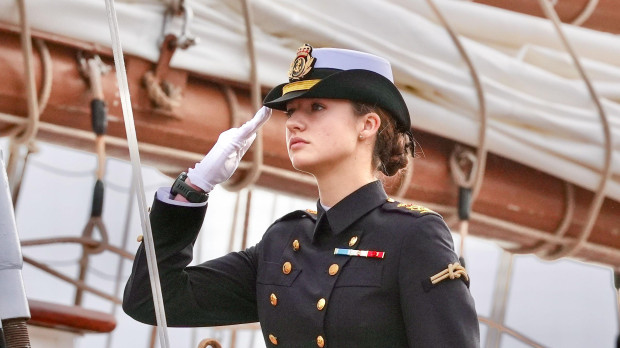 La Princesa Leonor ha subido a bordo del buque como una guardiamarina más. Le esperan 5 meses de travesía