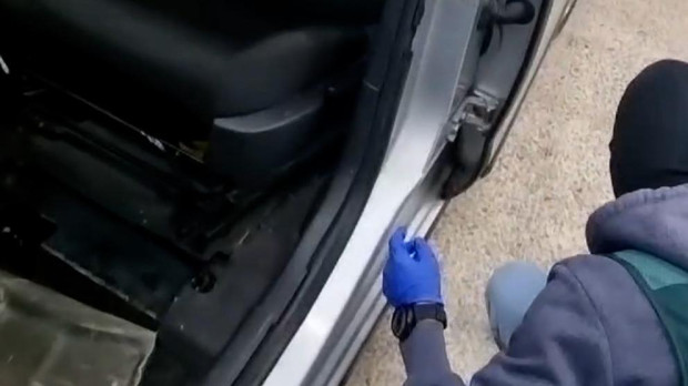 La organización hacía dobles fondos en los coches para transportar la droga