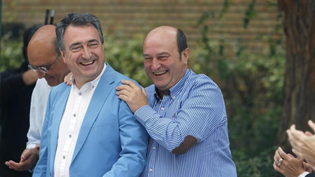 Andoni Ortuzar (derecha) y Aitor Esteban (izquierda) comparten años de amistad y carrera politica