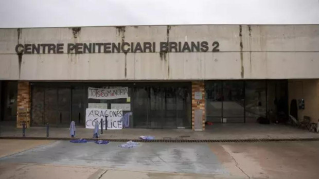 Fachada del centro penitenciario de Brians 2, uno de los que registran más incidentes violentos