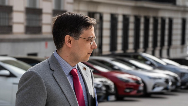 (Foto de ARCHIVO)
El abogado José Maria Fernández Abril, miembro de Abogados Cristianos, presentan una querella contra miembros de la ejecutiva del PSOE y contra varios partidos políticos por la aprobación de la ley de amnistía, en la Audiencia Nacional, a 19 de marzo de 2024, en Madrid (España). Esta querella se produce tras el pleno del Congreso del pasado jueves 14 de marzo, donde se aprobó con 178 votos a favor del PSOE y sus socios parlamentarios y 172 en contra, la ley de amnistía, que busca beneficiar a centenares de personas encausadas por el 'procés'.

Matias Chiofalo / Europa Press
19 MARZO 2024;ABOGADOS CRISTIANO;QUERELLA;PSIE;APROBACIÓN;LEY DE AMNISTÍA;MADRID
19/3/2024