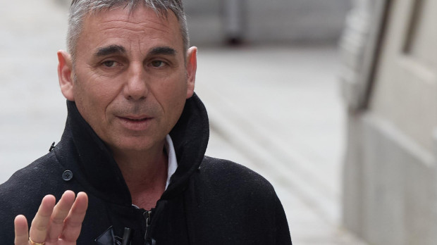El socio de De Aldama, Alberto Escolano, a su salida de declarar al Tribunal Supremo, a 4 de marzo de 2025, en Madrid (España). El instructor del ‘caso Koldo’ en el Tribunal Supremo (TS), Leopoldo Puente, ha citado a 17 testigos entre el 25 de febrero y el 5 de abril de 2025. Entre los convocados están Carlos Moreno, el jefe de Gabinete del Ministerio de Hacienda, para quién el presunto conseguidor de la trama asegura que entregó a Koldo García 25.000 euros como gesto de agradecimiento; el empresario, Israel Pilar Ortiz; el hermano de Koldo García, Joseba García; el hijo del exministro, José Luis Ábalos y el socio de De Aldama, Alberto Escolano. Jesús Hellín / Europa Press 04 MARZO 2025;KOLDO;SUPREMO;DECLARACIÓN;TESTIGOS;INSTRUCTOR;ABRIL 04/3/2025