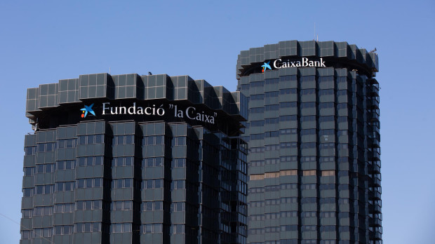 Fachada de la sede de CaixaBank