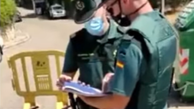 Los agentes de la Guardia Civil responsables de la multa