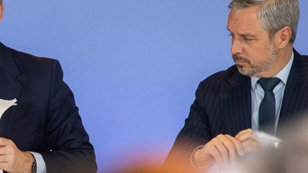 el presidente del Partido Popular, Alberto Núñez Feijóo y el vicesecretario de Economía del PP, Juan Bravo