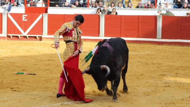 Una faena de muleta durante el festejo