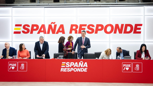 Pedro Sánchez reunido con la cúpula de su partido este lunes