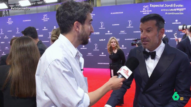 Figo respondió las preguntas del reportero de El Intermedio Isma Juárez