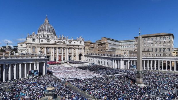 San Pedro del Vaticano, el corazón de la Cristiandad, aguarda al nuevo Papa
