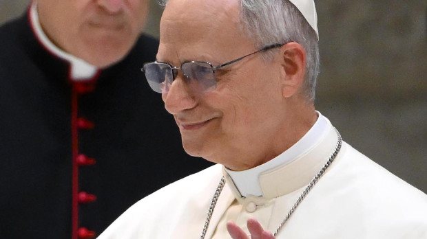FOTODELDÍA CIUDAD DEL VATICANO (Santa Sede), 12/05/2025.- El Papa León XIV llega a una audiencia con miembros de los medios de comunicación en el Aula Pablo VI de la Ciudad del Vaticano, este lunes.-EFE/ Ettore Ferrari