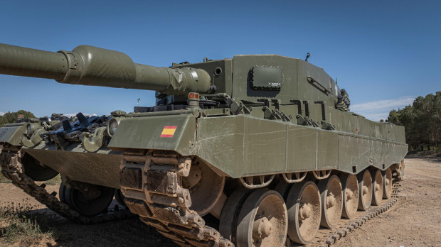 Indra ha probado con éxito su radar Nemus de defensa activa en carros de combate Leopard