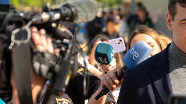 El hermano de Sánchez vivía oculto en Moncloa mientras simulaba que lo  hacía en Portugal para pagar menos impuestos