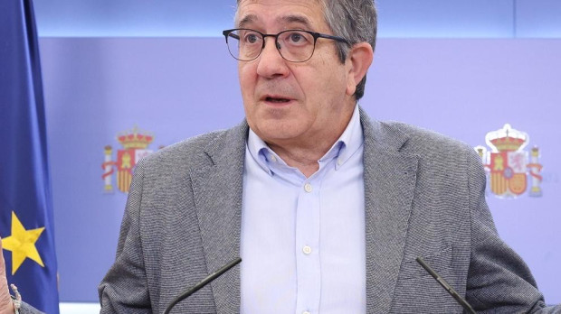 El portavoz del PSOE en el Congreso, Patxi López, durante una rueda de prensa