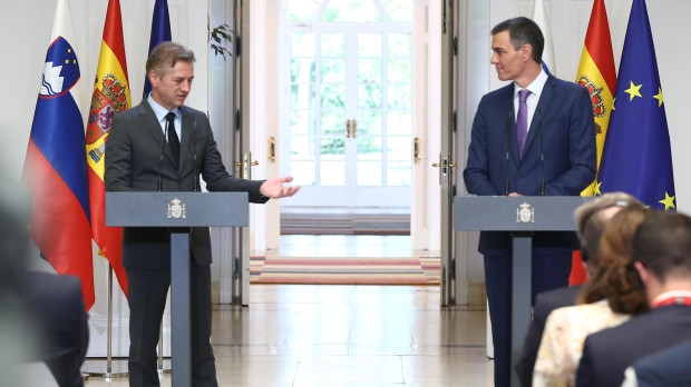 Pedro Sánchez junto al primer ministro de Eslovenia