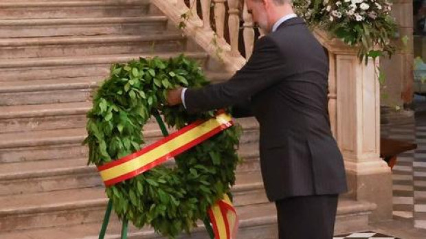 El Rey rinde tributo al Capitán General en Granada