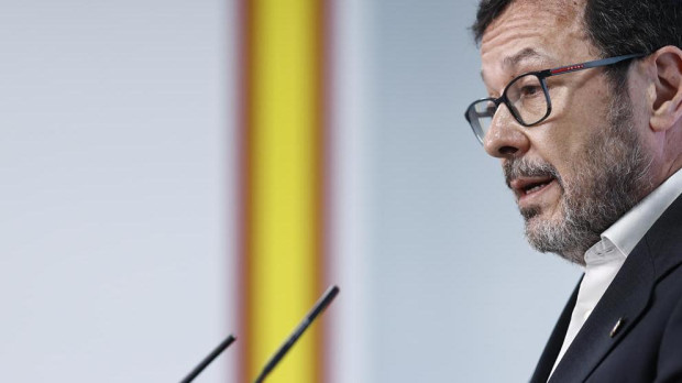 El portavoz nacional de Vox, José Antonio Fúster durante la rueda de prensa este lunes