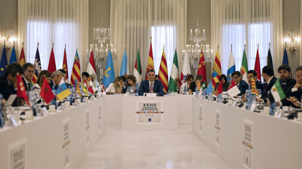 El interior de la Conferencia de Presidentes en su arranque