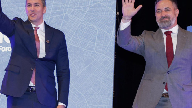 El presidente de la Cámara de Diputados, Raúl Latorre, el presidente de Paraguay, Santiago Peña y Santiago Abascal en el Foro Madrid de Asunción