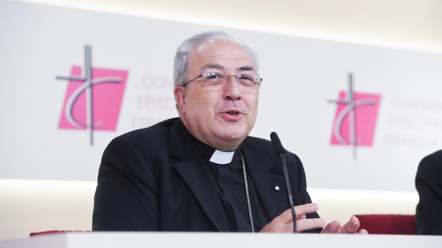 El secretario general de la Conferencia Episcopal Española (CEE), Monseñor Francisco César García Magán