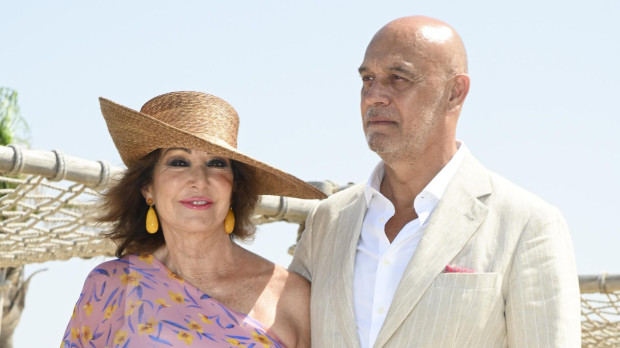 Ana Rosa y Juan Muñoz, este sábado en la boda de Álvaro Rojo