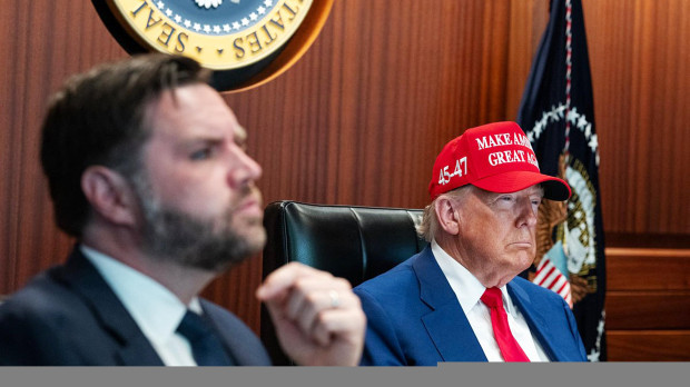 El presidente de Estados Unidos, Donald Trump, junto al vicepresidente norteamericano, J.D. Vance