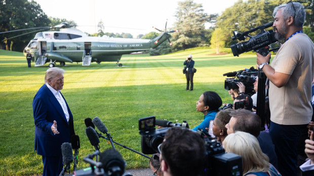 Donald Trump, justo antes de partir a la cumbre de la OTAN en La Haya