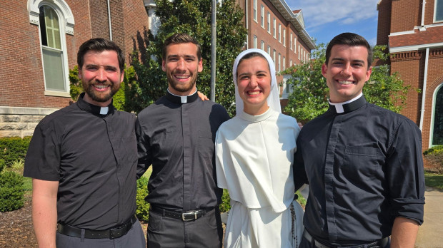 Ya son tres en la familia Morrison que son sacerdotes y una que es religiosa